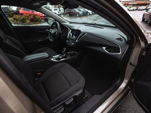 Used 2023 Chevrolet Malibu LT image 18