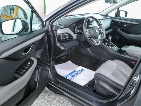 Used 2023 Subaru Outback Premium AWD/4WD image 3