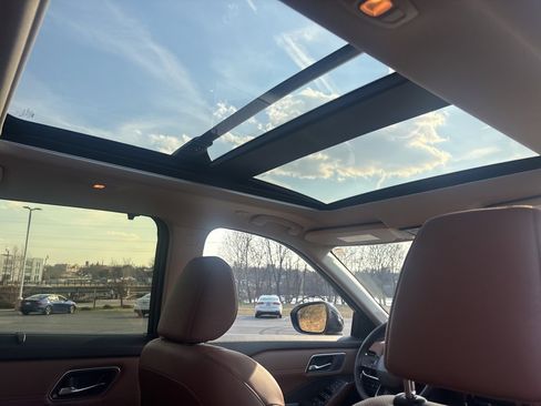 Used 2026 Nissan Rogue Platinum w/ Platinum Premium Package image 18