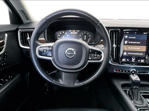 Used 2017 Volvo S90 T5 Momentum w/ Convenience Package FWD image 6