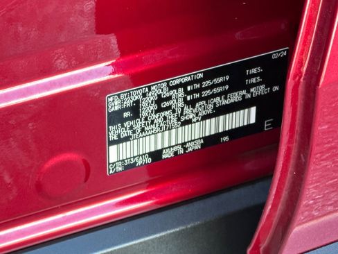 Used 2024 Toyota Venza Limited image 31