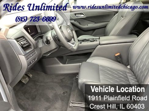 Used 2023 Nissan Rogue Platinum w/ Platinum Premium Package image 17