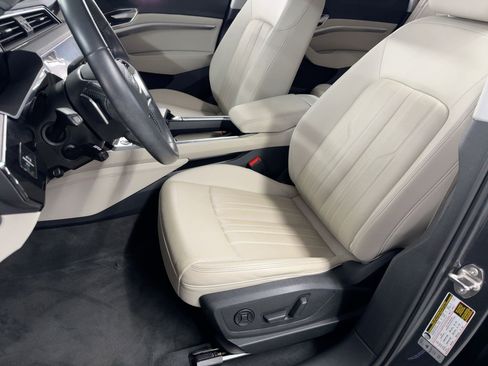 Used 2021 Audi e-tron Premium Plus w/ Premium Plus Package image 5
