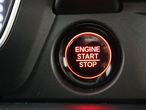 Used 2025 Honda Pilot Black Edition image 18
