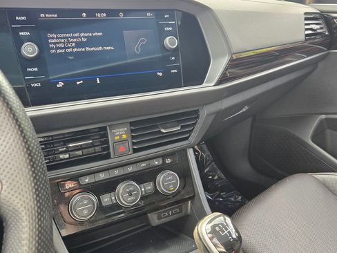 Certified 2023 Volkswagen Jetta GLI Autobahn FWD image 19