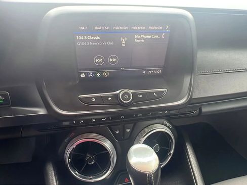 Used 2020 Chevrolet Camaro LT image 16