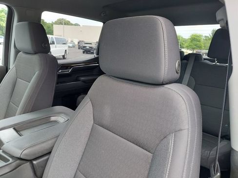 Used 2024 Chevrolet Silverado 1500 LT AWD/4WD image 6