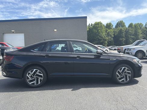 Used 2024 Volkswagen Jetta SEL FWD image 9
