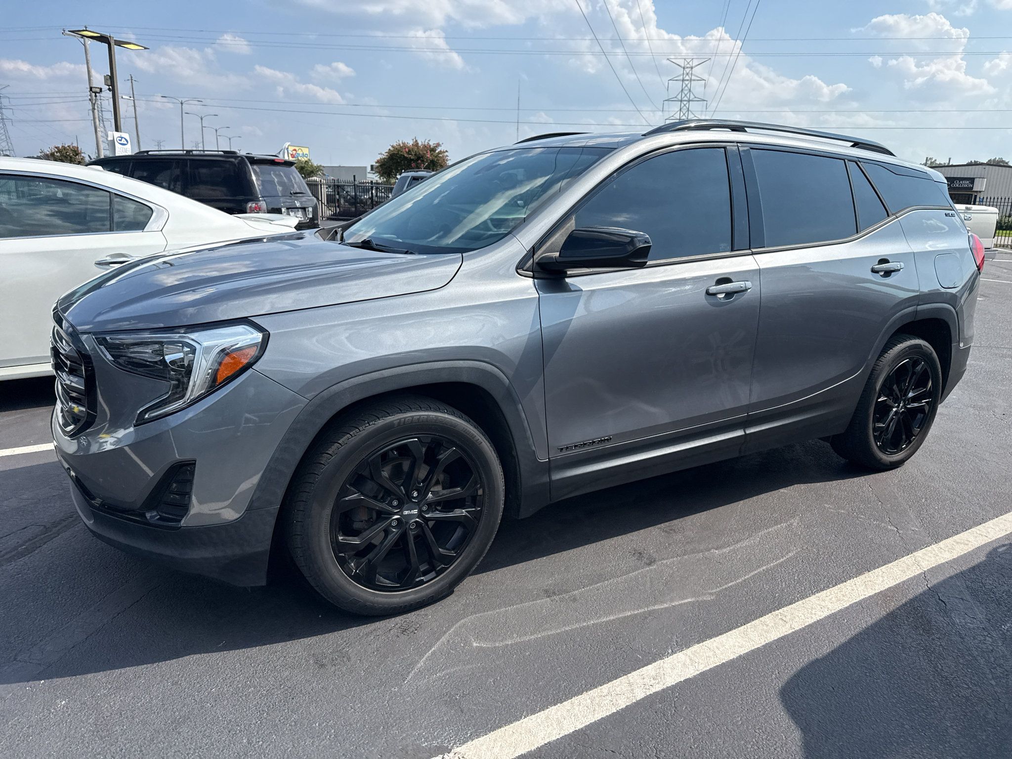 Used 2020 GMC Terrain SLE w/ Driver Convenience Package FWD image 1