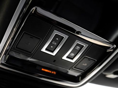 New 2026 Land Rover Range Rover Velar S AWD/4WD image 34