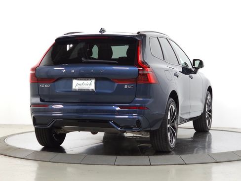 Certified 2026 Volvo XC60 B5 Plus w/ Climate Package AWD/4WD image 11