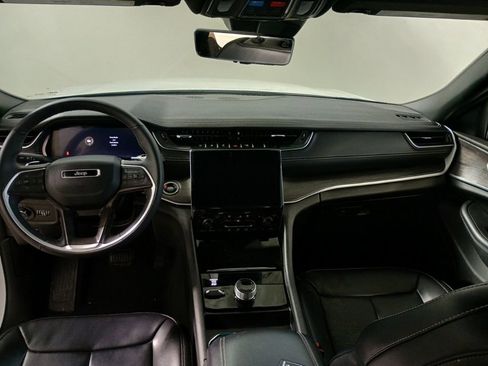 Used 2024 Jeep Grand Cherokee L Limited w/ Luxury Tech Group II image 13