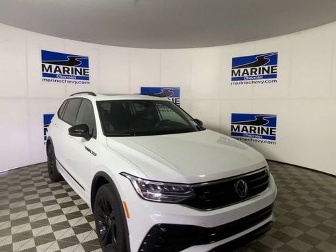 Used 2024 Volkswagen Tiguan SE R-Line FWD image 4