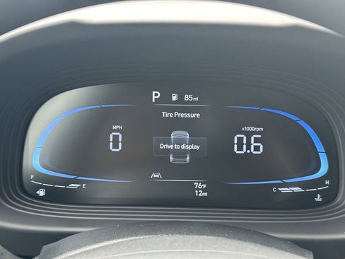 New 2025 Hyundai Venue SE image 28