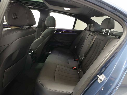 Certified 2023 BMW 530e w/ Convenience Package RWD image 9