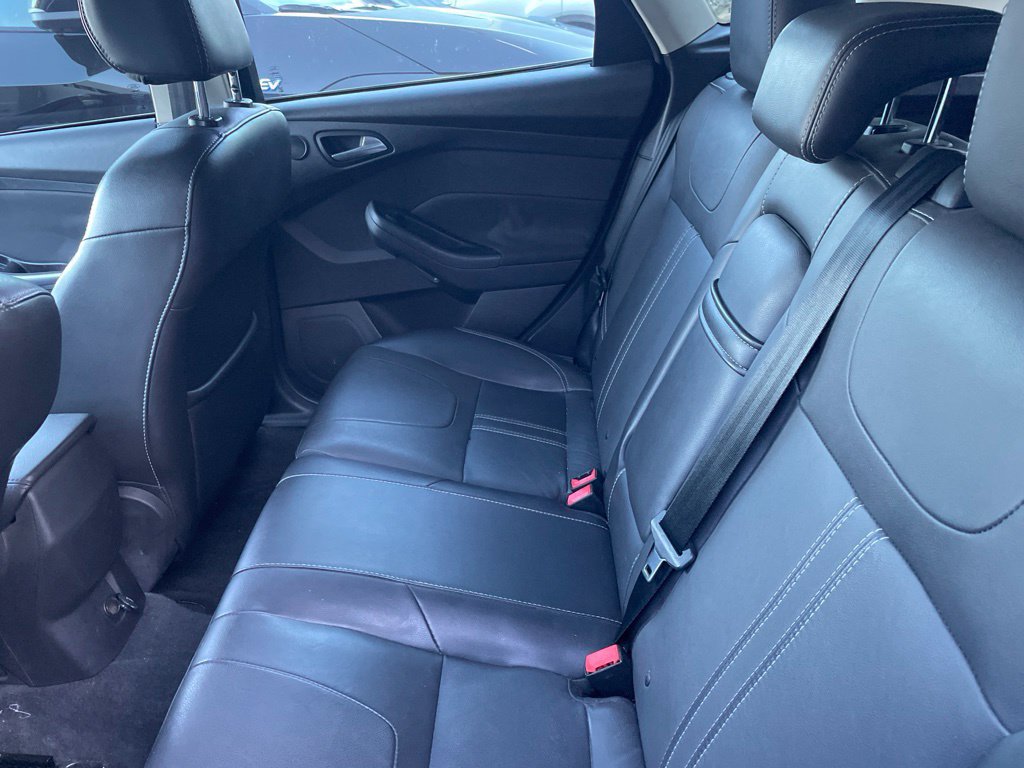 Used 2013 Ford Focus Titanium w/ Cargo Management Pkg FWD image 6
