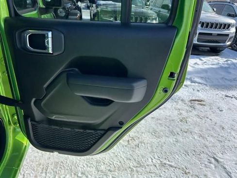 New 2025 Jeep Gladiator Sport image 27