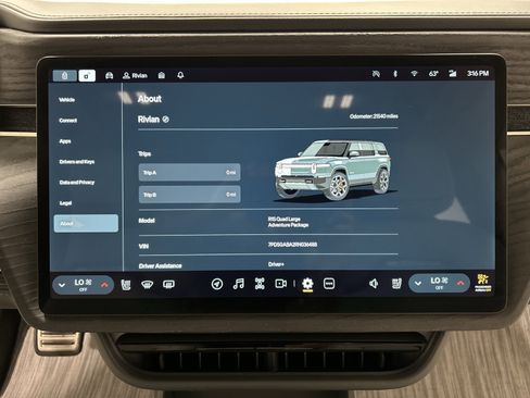 Used 2024 Rivian R1S Adventure image 29