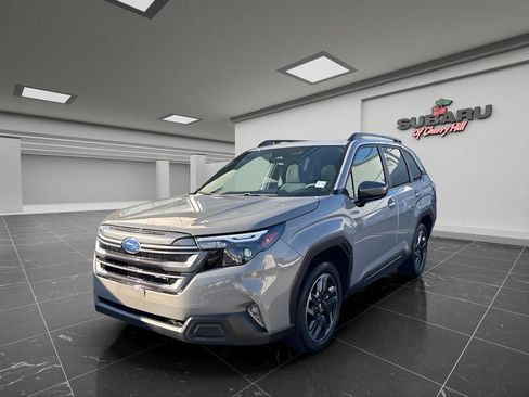 Certified 2025 Subaru Forester Premium AWD/4WD image 5