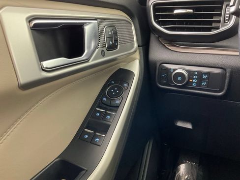 Used 2021 Ford Explorer Limited w/ Equipment Group 301A RWD image 22