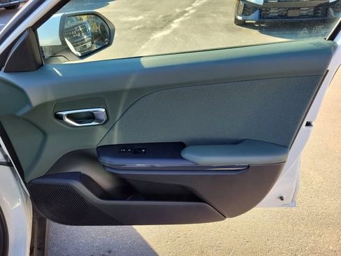 New 2025 Kia K4 GT-Line Turbo FWD image 31