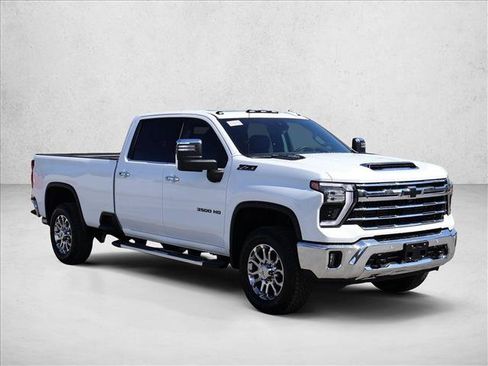New 2026 Chevrolet Silverado 3500 LTZ w/ LTZ Premium Package AWD/4WD image 7