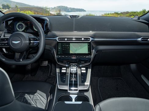 Used 2026 Aston Martin Vanquish image 19