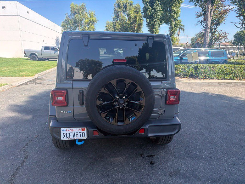 Used 2022 Jeep Wrangler Unlimited Sahara w/ Cold Weather Group AWD/4WD image 4