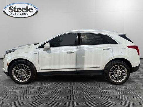 Used 2017 Cadillac XT5 Premium Luxury FWD image 2