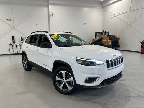 Used 2022 Jeep Cherokee Limited AWD/4WD image 4