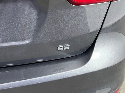 Used 2015 Ford Focus SE image 40