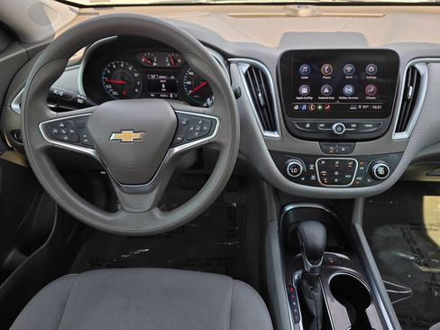 Used 2025 Chevrolet Malibu LT FWD image 33