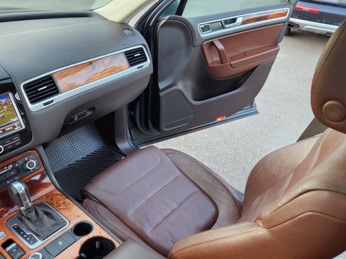 Used 2012 Volkswagen Touareg Executive image 33