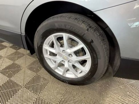 Used 2024 Chevrolet Equinox LT FWD image 19