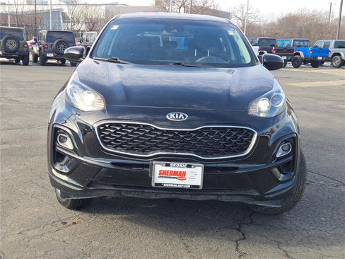 Used 2020 Kia Sportage LX image 3