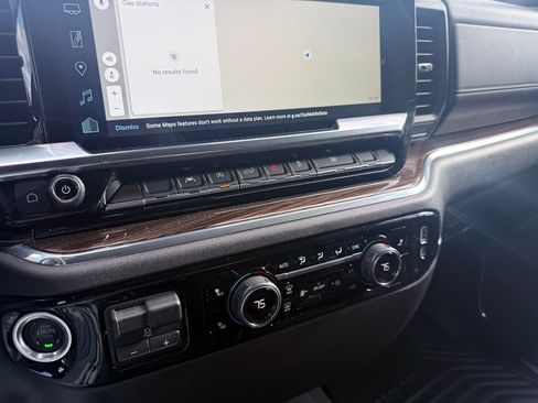 Used 2024 Chevrolet Silverado 1500 LT image 12