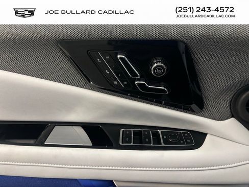 New 2025 Cadillac Optiq Sport 2 w/ LPO, Floor Liner Package AWD/4WD image 6