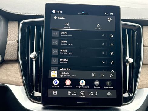 Certified 2025 Volvo XC90 B5 Plus AWD/4WD image 18