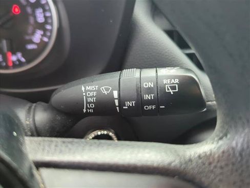 Used 2021 Toyota RAV4 XLE AWD/4WD image 21