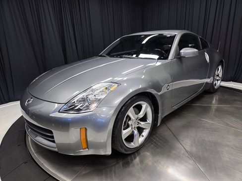 Used 2006 Nissan 350Z Touring w/ (N93) Cargo Convenience Pkg image 33