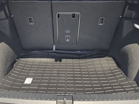 New 2026 Volkswagen Taos SE FWD image 29