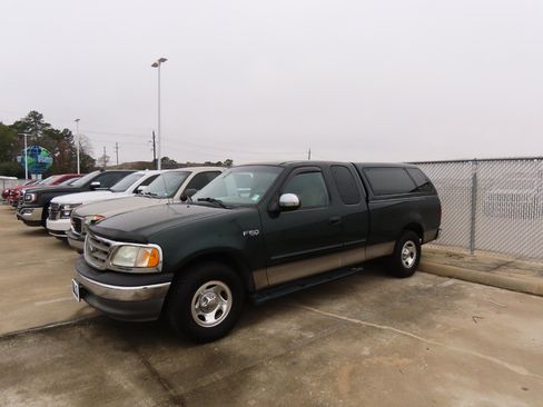 Used 2002 Ford F150 XLT image 2