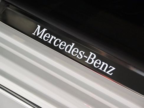 Used 2025 Mercedes-Benz E 350 4MATIC Sedan image 24