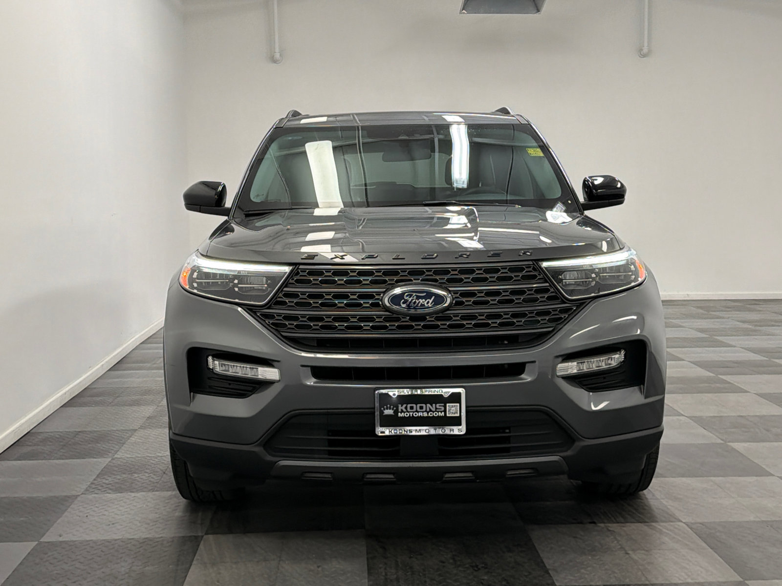 Used 2023 Ford Explorer XLT w/ Equipment Group 202A AWD/4WD image 3