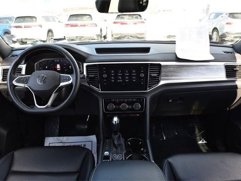 Used 2022 Volkswagen Atlas Cross Sport SE w/ Black Wheel Package image 7