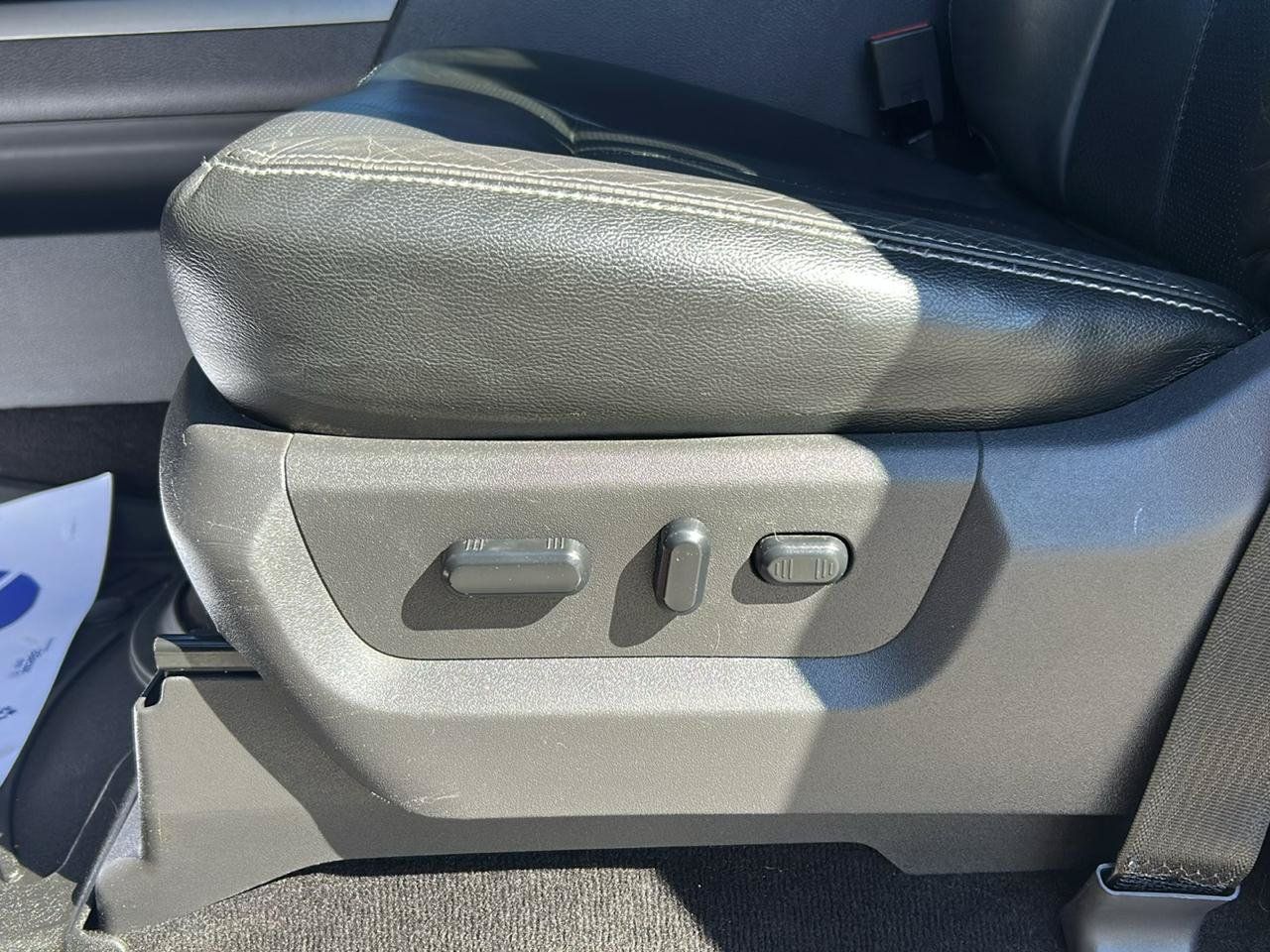 Used 2014 Ford F250 Lariat w/ Lariat Interior Package AWD/4WD image 8