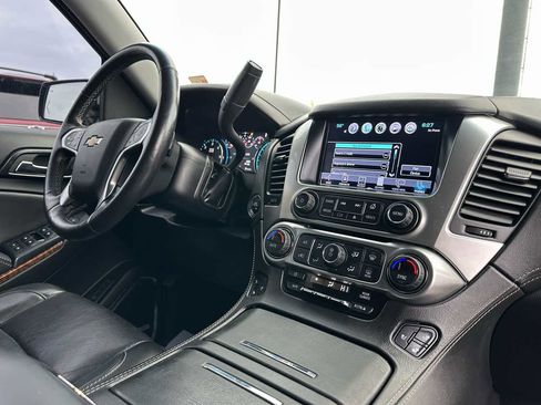 Used 2018 Chevrolet Suburban Premier AWD/4WD image 19