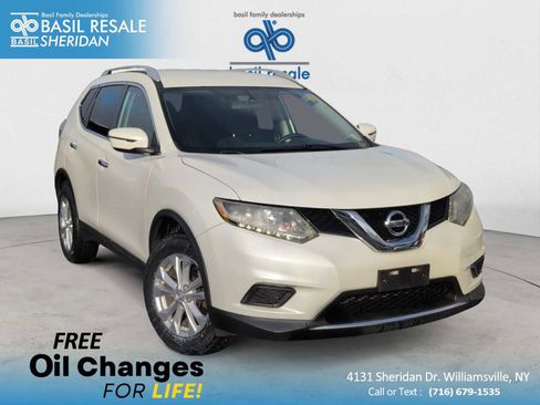 Used 2016 Nissan Rogue SV image 1