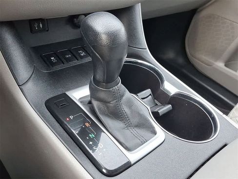Used 2015 Toyota Highlander Plus image 12