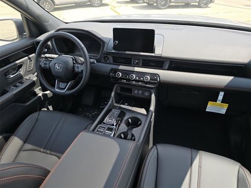 New 2025 Honda Pilot TrailSport image 25